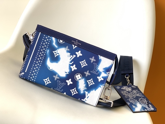 Μικρό διπλό φερμουάρ πορτοφολιών του Gaston Louis Vuitton LV Pochette φορετό 
