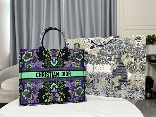 Συν την κεντητική Dior Μαρία Grazia Chiuri Bag Booktote μεγέθους
