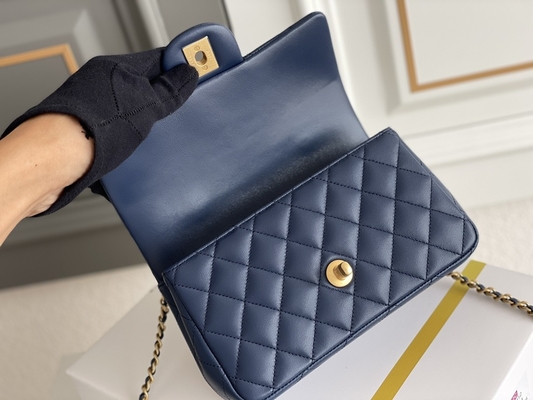 Η μικρή Chanel που μαρκάρεται το χαβιάρι γυναικείων τσαντών το κοκκιώδη δέρμα βοδιού &amp; μέταλλο Goldtone