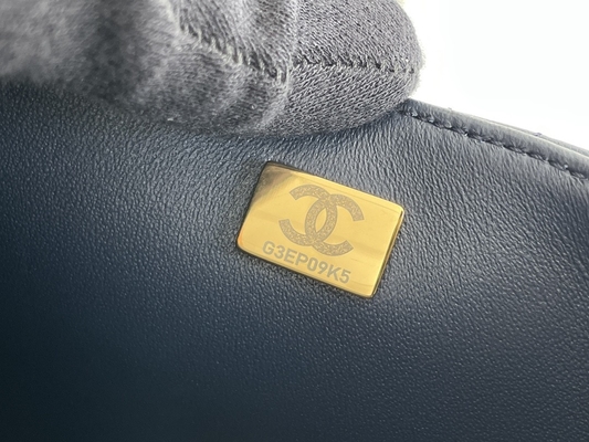 Η μικρή Chanel που μαρκάρεται το χαβιάρι γυναικείων τσαντών το κοκκιώδη δέρμα βοδιού &amp; μέταλλο Goldtone