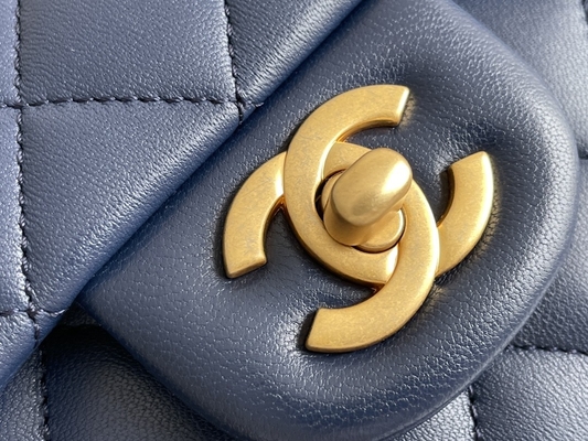Η μικρή Chanel που μαρκάρεται το χαβιάρι γυναικείων τσαντών το κοκκιώδη δέρμα βοδιού &amp; μέταλλο Goldtone