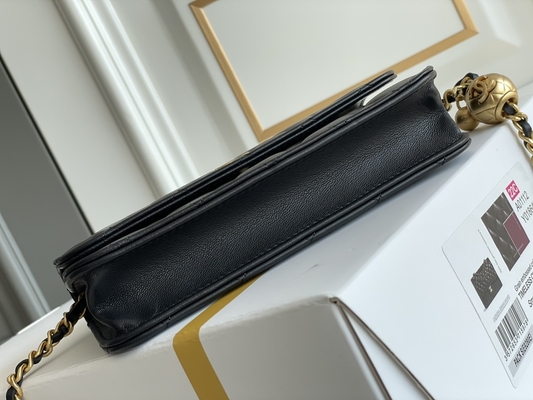 Μαύρο μίνι WOC της Coco Chanel πορτοφόλι τσαντών συμπλεκτών σε μια αλυσίδα CF20