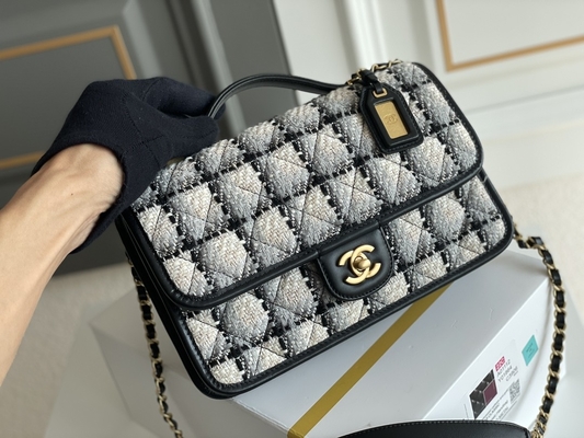 Κλασικό 2WAY Chanel μέσο χτυπημάτων τσαντών μαλλί καρό αγγελιοφόρων μαύρο άσπρο