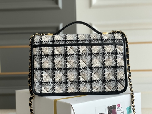 Κλασικό 2WAY Chanel μέσο χτυπημάτων τσαντών μαλλί καρό αγγελιοφόρων μαύρο άσπρο