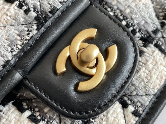 Κλασικό 2WAY Chanel μέσο χτυπημάτων τσαντών μαλλί καρό αγγελιοφόρων μαύρο άσπρο