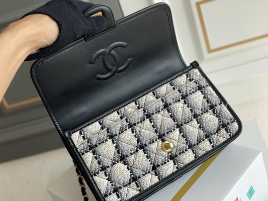 Κλασικό 2WAY Chanel μέσο χτυπημάτων τσαντών μαλλί καρό αγγελιοφόρων μαύρο άσπρο