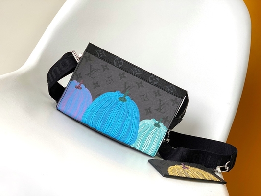 Μίνι τυπωμένη ύλη Gaston Wearable Wallet κολοκύθας ταξιδιών της Louis Vuitton Pochette πορτοφολιών σχεδιαστών το LV Χ YK