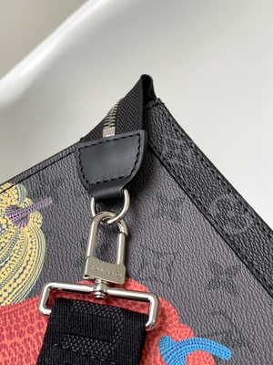 Μίνι τυπωμένη ύλη Gaston Wearable Wallet κολοκύθας ταξιδιών της Louis Vuitton Pochette πορτοφολιών σχεδιαστών το LV Χ YK