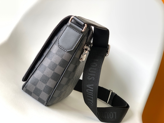 Louis Vuitton που μαρκάρεται την περιοχή τσαντών των ατόμων την τσάντα αγγελιοφόρων ΠΡΩΘΥΠΟΥΡΓΟΥ Damier ο από γραφίτη Μαύρος