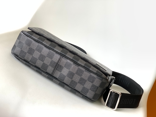 Louis Vuitton που μαρκάρεται την περιοχή τσαντών των ατόμων την τσάντα αγγελιοφόρων ΠΡΩΘΥΠΟΥΡΓΟΥ Damier ο από γραφίτη Μαύρος