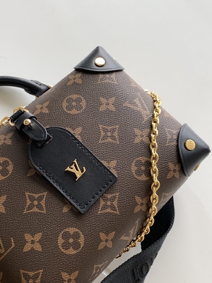 Η συνήθεια της Louis Vuitton που μαρκάρεται τοποθετεί το λεπτοκαμωμένο μονόγραμμα Malle σε σάκκο Souple Empreinte ο καφετής Μαύρος