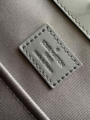 Οριζόντια Zippé 24H M45571 Louis Vuitton σάκων ατόμων τσάντα Plat