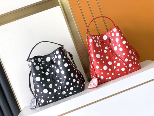 Κυρίες άσπρο μαύρο NéOnoé τσάντα ΚΚ Louis Vuitton Yayoi Kusama