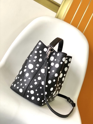 Κυρίες άσπρο μαύρο NéOnoé τσάντα ΚΚ Louis Vuitton Yayoi Kusama