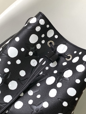 Κυρίες άσπρο μαύρο NéOnoé τσάντα ΚΚ Louis Vuitton Yayoi Kusama