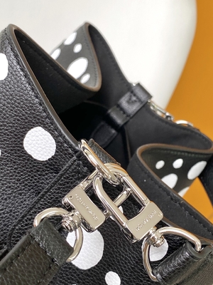 Κυρίες άσπρο μαύρο NéOnoé τσάντα ΚΚ Louis Vuitton Yayoi Kusama