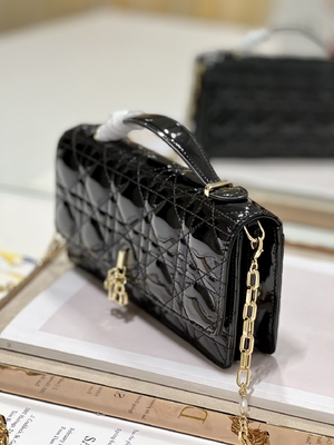 Μαρκαρισμένος την κυρία Dior Patent Clutch Small μαργαριτάρι τη μαύρη περάτωση κτυπήματος