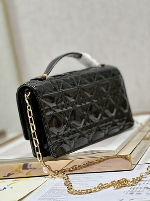 Μαρκαρισμένος την κυρία Dior Patent Clutch Small μαργαριτάρι τη μαύρη περάτωση κτυπήματος