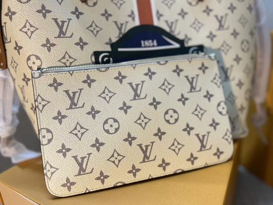 Μαρκαρισμένο μονόγραμμα Neverfull τσαντών της Louis Vuitton γυναικών Preloved μπεζ τσάντα