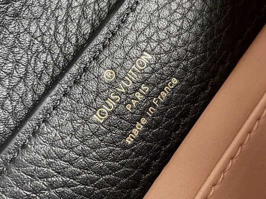 Goatskin μαρκαρισμένη Preloved τσάντα Louis Vuitton Capucines επένδυσης μίνι
