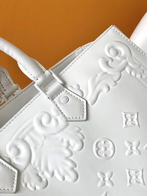 Άσπρο μονόγραμμα Preloved που μαρκάρεται το σάκο Plat Tote της Louis Vuitton τσαντών