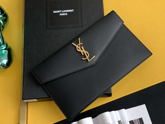 Αποτυπωμένο σε ανάγλυφο δέρμα Clutch Grain de Poudre τσαντών της Saint Laurent μαρκαρισμένο Preloved σε κεντρική συνοικία