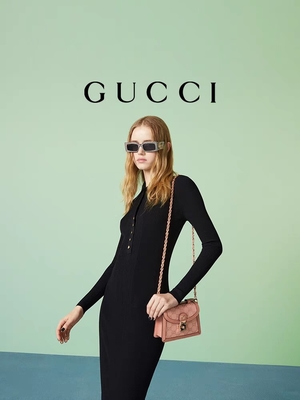Της Gucci καμβάς που μαρκάρεται ρόδινος GG Ophidia τσαντών αγγελιοφόρων τη μίνι τσάντα ώμων