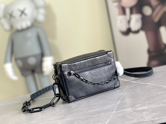 Crocodilien μεταλλινών μαύρο της Louis Vuitton LV μαλακό δέρμα διπλωμάτων ευρεσιτεχνίας κορμών μίνι μικρό
