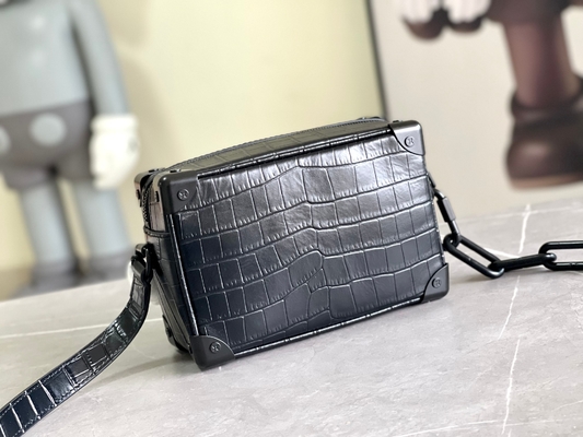 Crocodilien μεταλλινών μαύρο της Louis Vuitton LV μαλακό δέρμα διπλωμάτων ευρεσιτεχνίας κορμών μίνι μικρό