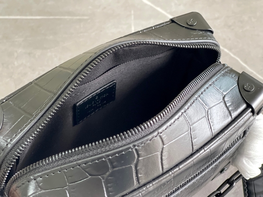 Crocodilien μεταλλινών μαύρο της Louis Vuitton LV μαλακό δέρμα διπλωμάτων ευρεσιτεχνίας κορμών μίνι μικρό